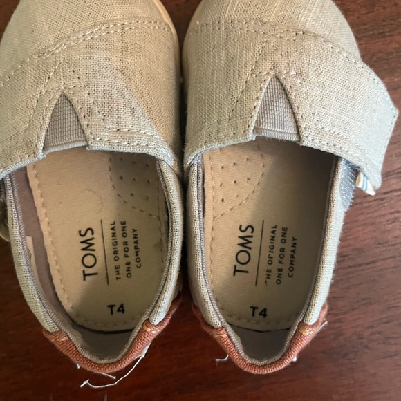 Toms Gray Baby Shoe with Velcro Strap - Picture 2 of 4